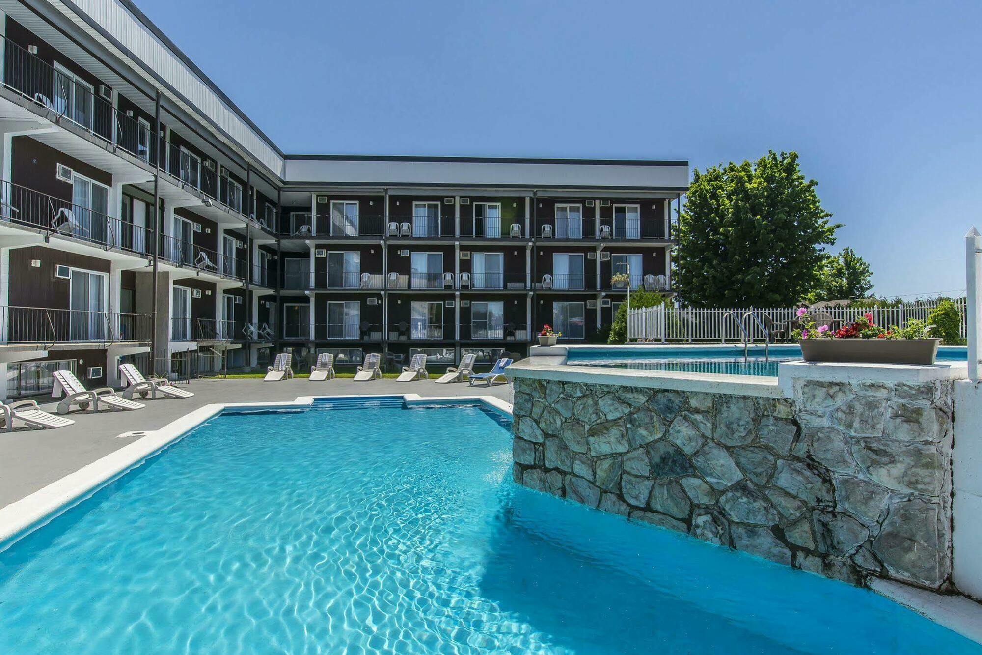 Hotel Le Principal 格兰比 外观 照片